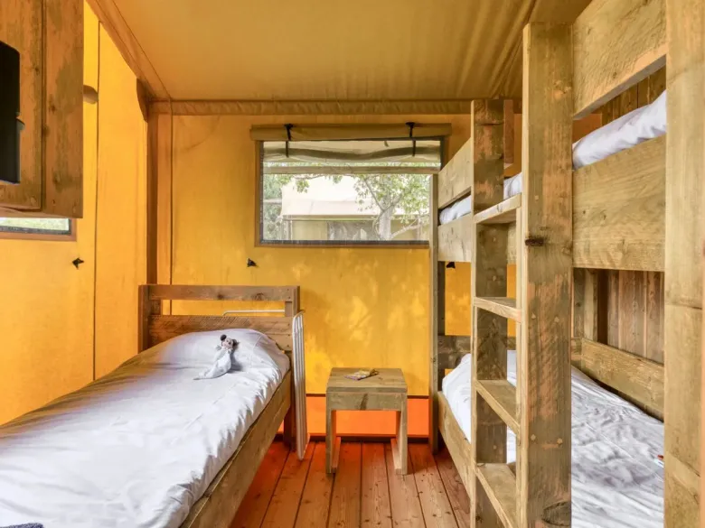 The children's bedroom of the Roan Lodgetent Luxe.