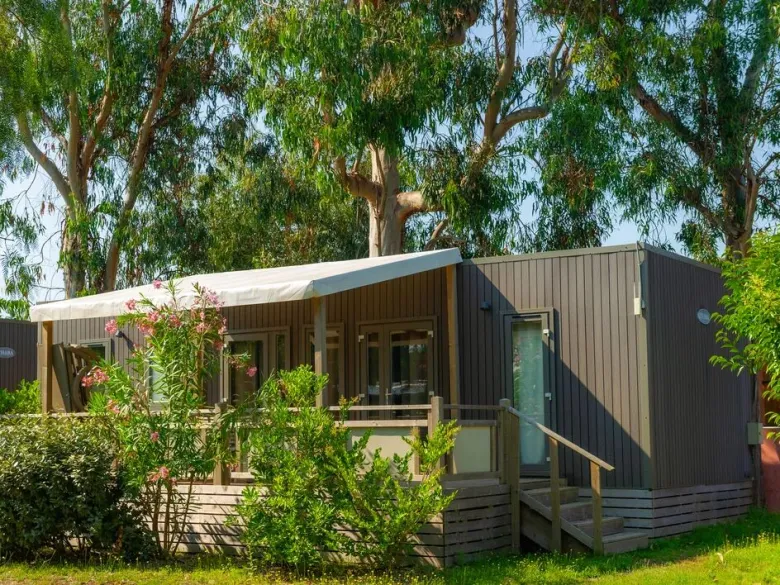 The Supreme mobile home with 2 bathrooms at Roan campsite Arinella Bianca.