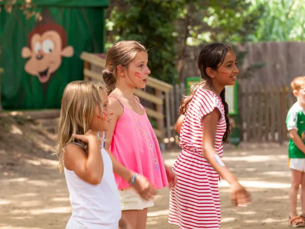 Children playing at Roan campsite Domaine Naïades.