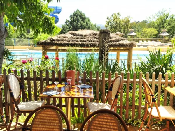 A terrace at Roan camping Domaine Naïades.