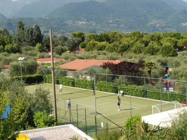 Tennis court at Roan camping Eden.