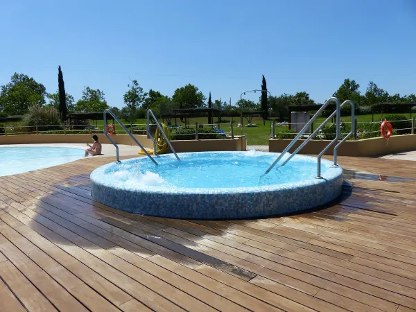 Hot tub at Roan camping Le Capanne.