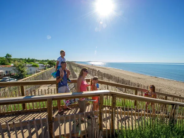 The sandy beach at Roan camping Méditerranée Plage.