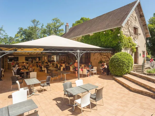 Terrace at Roan camping de Bonnal.