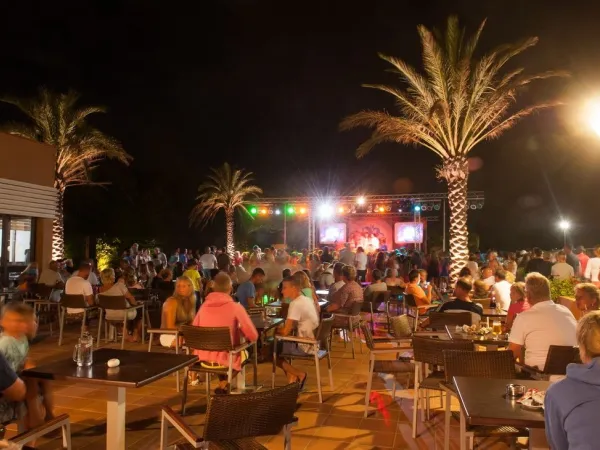 Terrace in the evening at Roan camping Playa Brava.