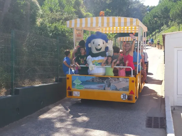 Vehicle with entertainment at Roan camping Cala Gogo.