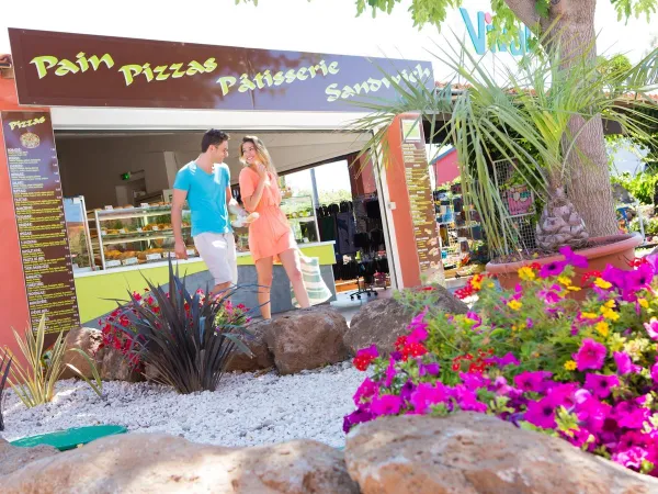 Snack bar at Roan camping Beach Garden.