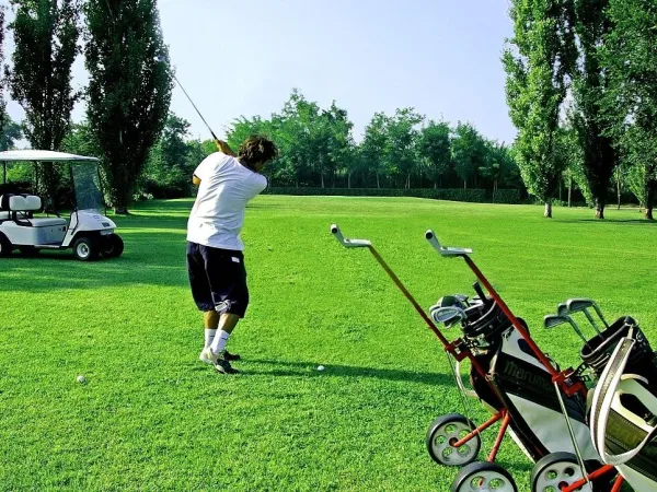 Golf bij Roan camping Rubicone.