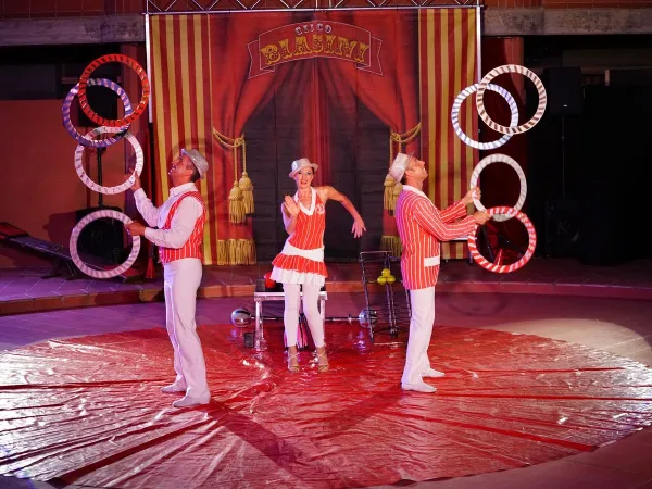 Circus show at Roan camping Rubicone.