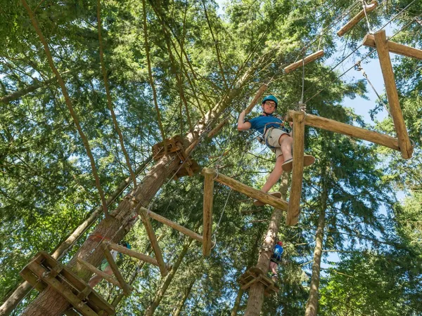 Climbing activities at Roan camping des Ormes.