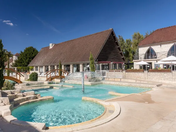 Outdoor pool at Roan camping du Vieux Pont.