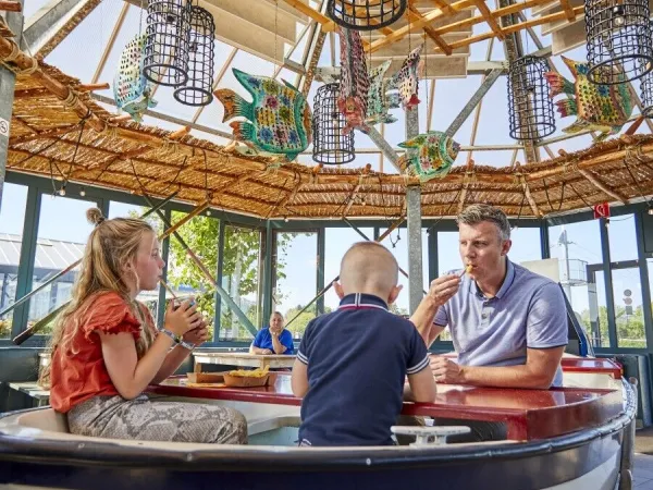 Snack bar 'Lekkersnacken' at Roan camping Terspegelt.