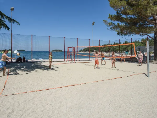 Beach volleyball at Roan camping Valkanela.