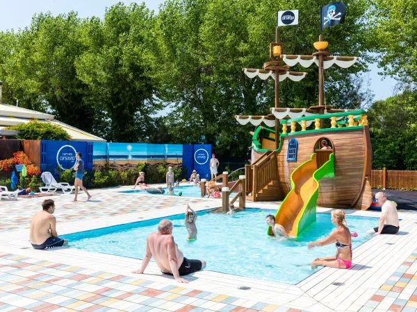 Children's pool with slide at Roan camping Ca'Savio.