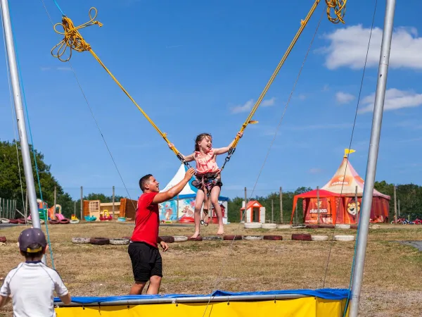 Trampoline op Roan camping Avit Loisirs.