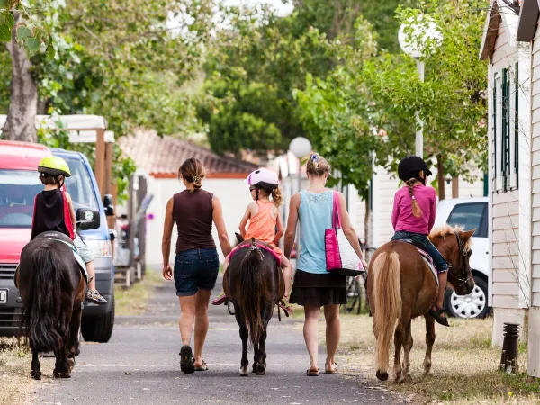 Horseback riding at Roan camping Méditerranée Plage.