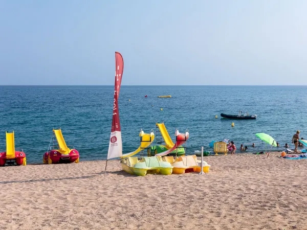 Pedal boats at Roan camping Caballo de Mar.