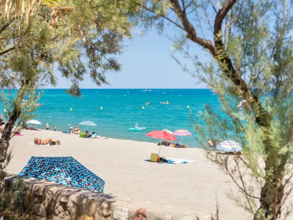 The beach at Roan camping La Sardane.