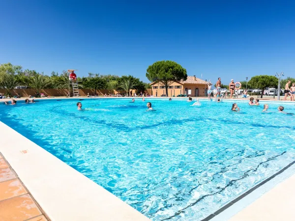 The swimming pool at Roan camping Playa Brava.