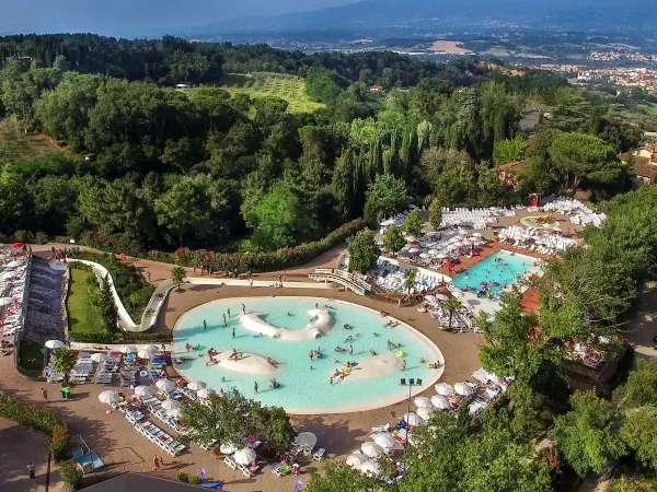 Overview pool Roan camping hu Norcenni Girasole village.