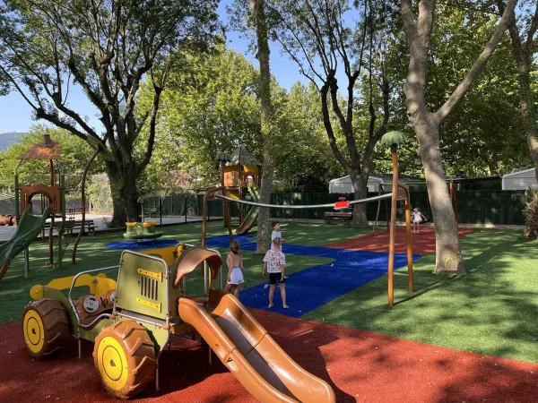 Small playground at Roan camping La Chapelle.