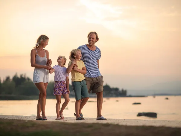 Walking along the sea close to Roan camping Rimini Family Village.