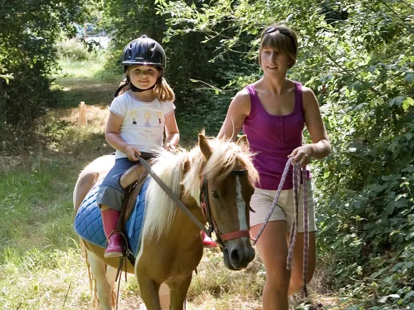 Horseback riding near Roan camping Le Vieux Port.