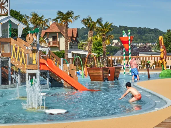 Water playground at Roan camping La Vallée.