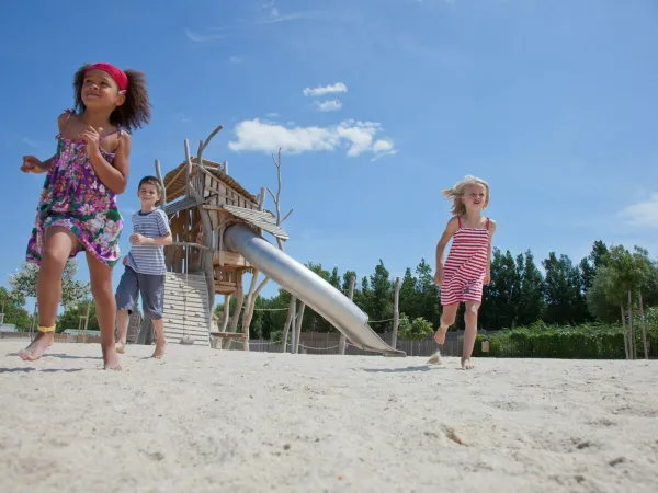 Small playground at Roan camping Serignan Plage.