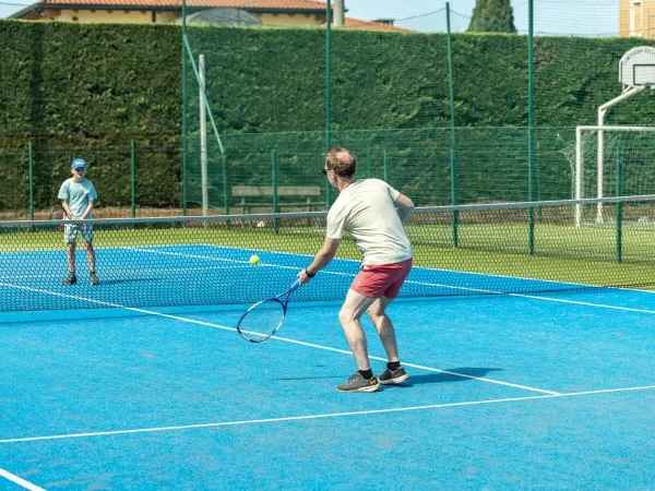 Tennis court at Roan camping Bella Italia.