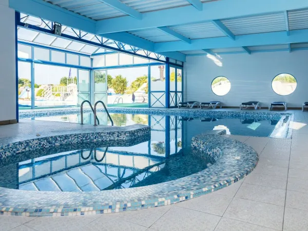 Indoor pool at Roan camping Le Domaine du Clarys.