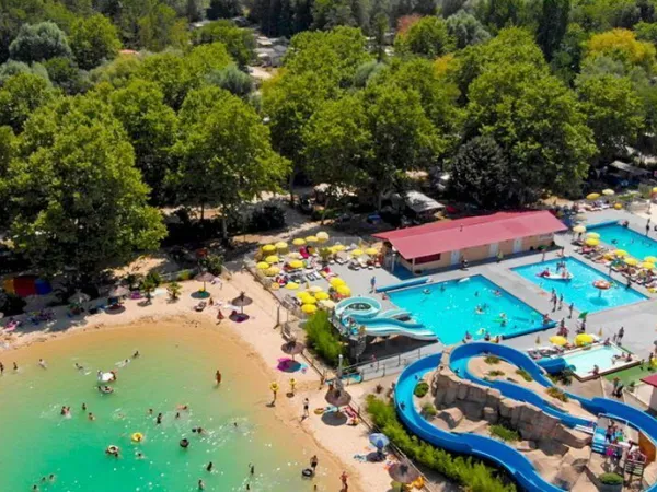 Overview of swimming pools at Roan camping de Galaure.