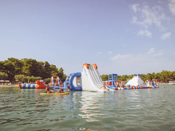 Air cushions in the sea at Roan camping Stella Maris.