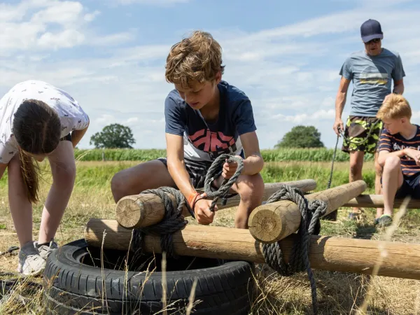 Building rafts at Roan camping De Twee Bruggen.