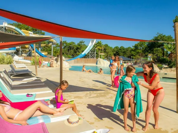 The outdoor pool at Roan campsite Atlantic Club Montalivet.