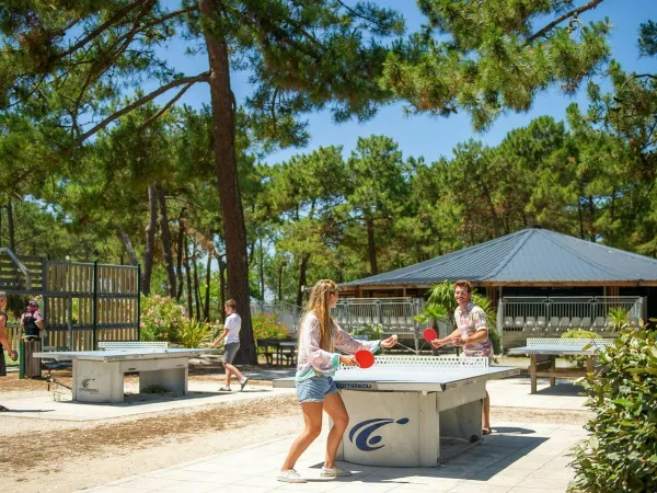 Play table tennis at Roan campsite Atlantic Club Montalivet.