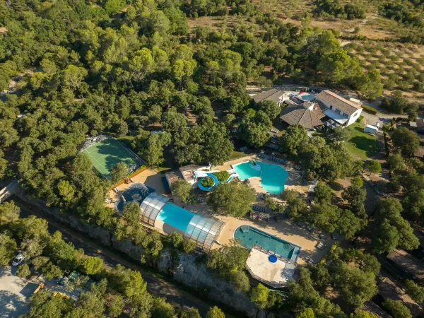 Overview pool complex of Roan camping Domaine Massereau.