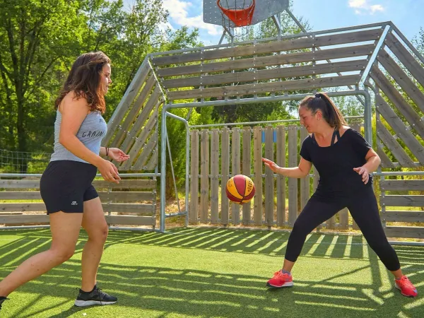 Multisport area at Roan camping Verdon Parc.