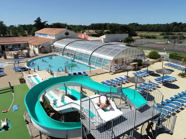Overview with indoor pool at Roan camping Le Domaine de Beaulieu.