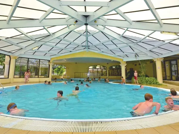 The indoor pool at Roan camping Saint Avit Loisirs