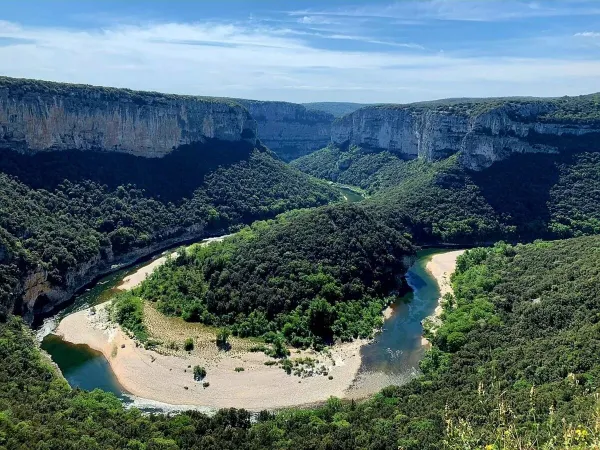 Overview photo of the Gorges d'Ardèche at Roan camping La Grand'Terre.