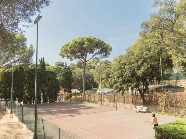 Tennis court at Roan camping Internacional de Calonge.