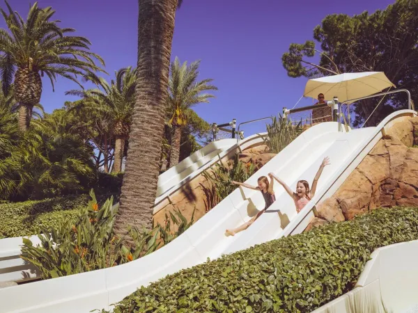 Discover Roan camping Playa Montroig in this video.