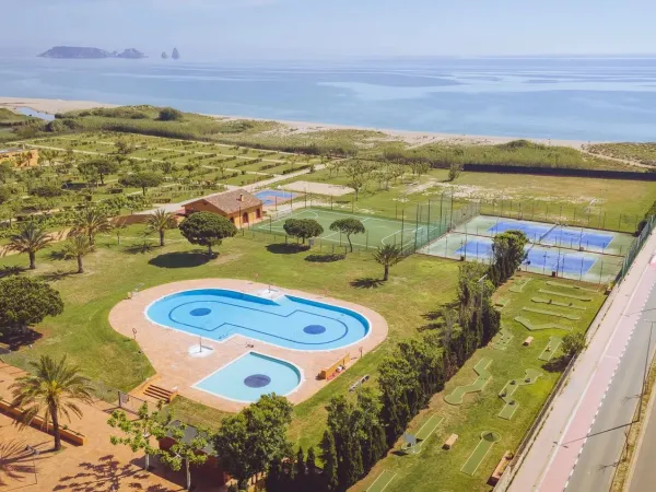 Overview of Roan campsite Playa Brava.