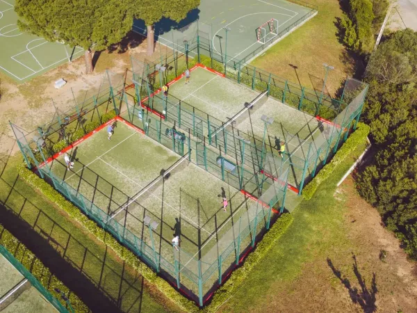 Padel courts at Roan campsite Playa Montroig.