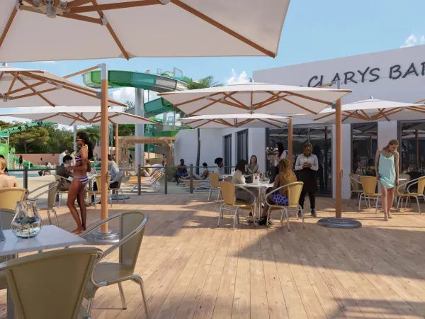 The new poolside bar in 2025 at Roan campsite Le Domaine du Clarys.