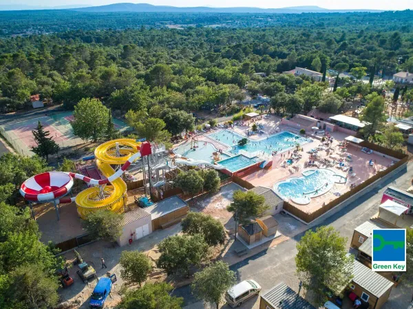 Overview swimming pool at Roan camping Du Verdon.