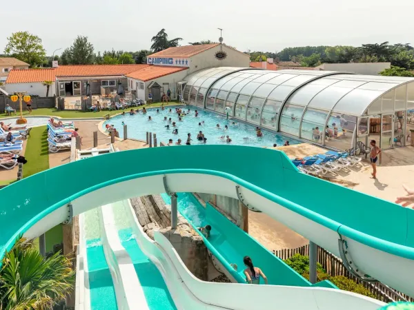 Overview with indoor pool at Roan camping Le Domaine de Beaulieu.