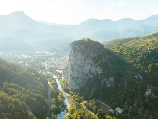 Top view of the surroundings of Roan campsite Les Collines de Castellane.
