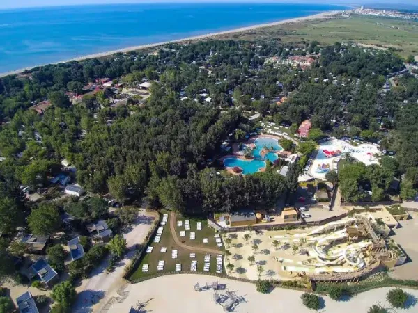 Overview of Roan camping Le Serignan Plage.